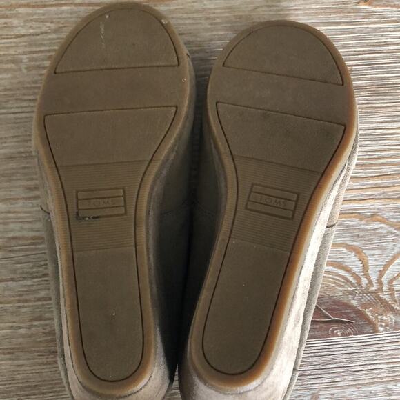 TOMS Women’s Desert Wedge Suede Taupe Lace Up Booties - Picture 10 of 11